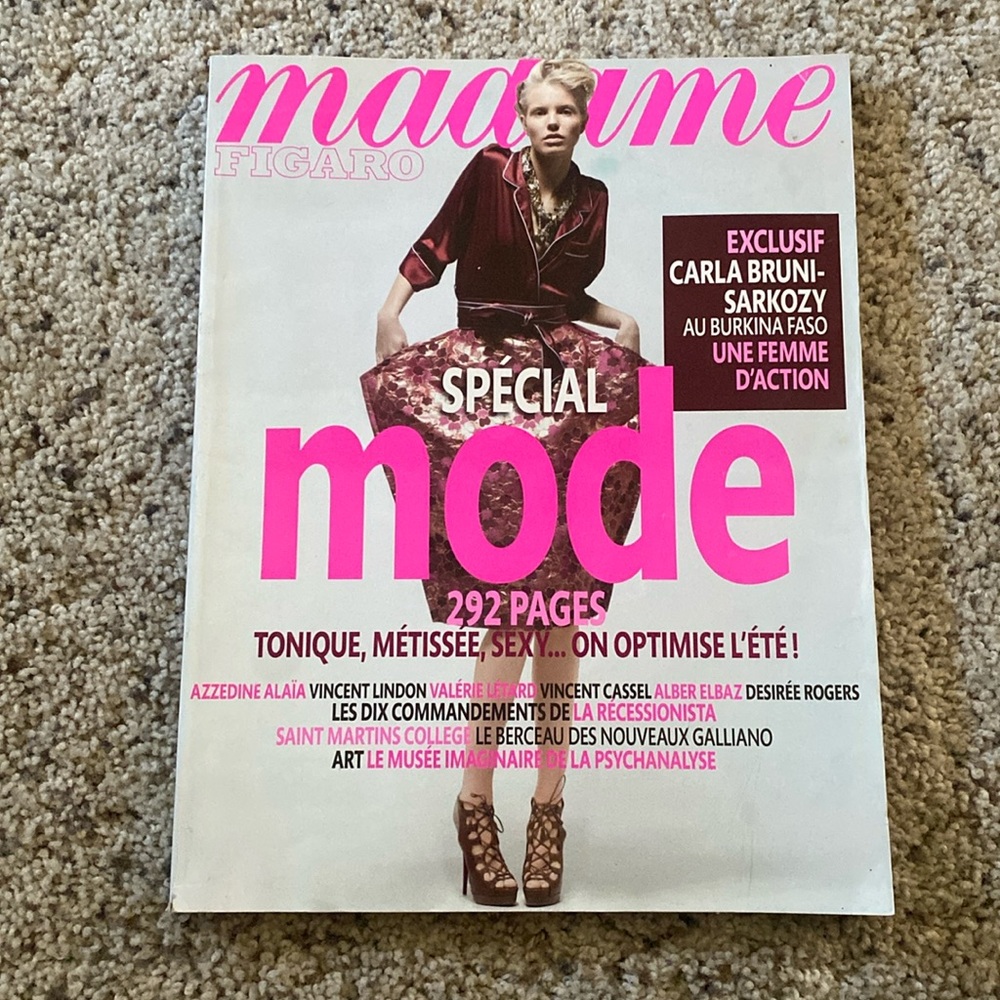 French Fashion Magazine y2k Madame Figaro March 2009 292 Pages Carla Sarkozy